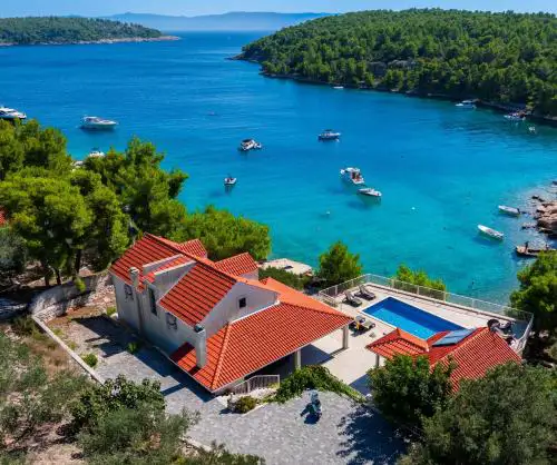 Luxury Villa Kate - in Lucice Bay with turquoise sea, Amazing Seaviews, and Heated Pool
