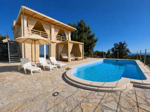 Villa Aura