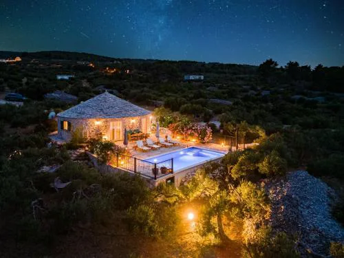 Island Getaway Heritage House