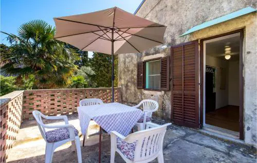 3 Bedroom Lovely Home In Nerezine
