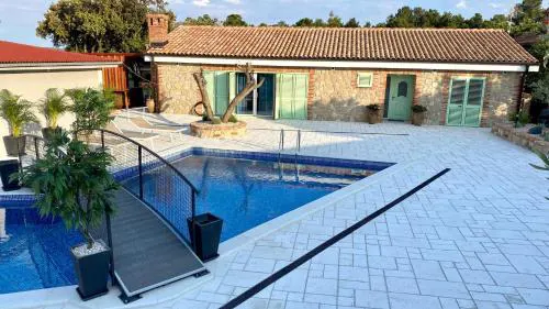 House Victoria 2 by Villas Guide