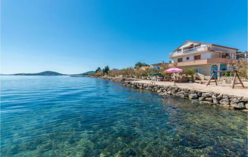 Amazing Apartment In Nevidane With Wifi