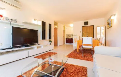 1 Bedroom Nice Apartment In Njivice