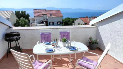 Apartman s pogledom na more i velikom terasom