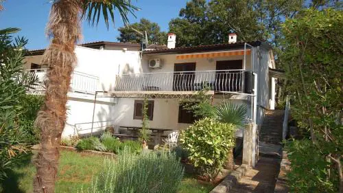 Apartments by the sea Njivice, Krk - 21870