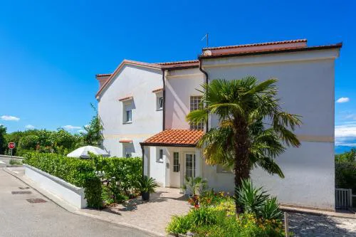 Apartments by the sea Njivice, Krk - 5296