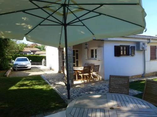 Apartments Mladen