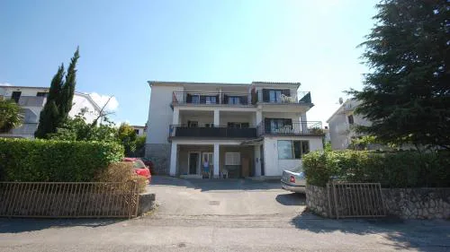 Apartments with parking space Njivice, Krk - 21762