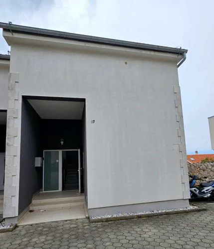 Apartments with parking space Njivice, Krk - 23573