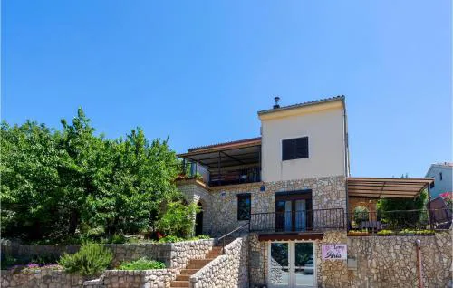 Awesome Apartment In Njivice With Wifi