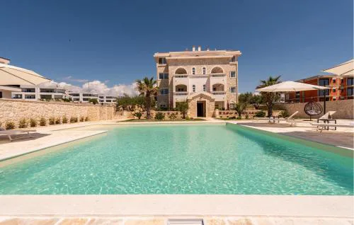 2 Bedroom Cozy Apartment In Novalja