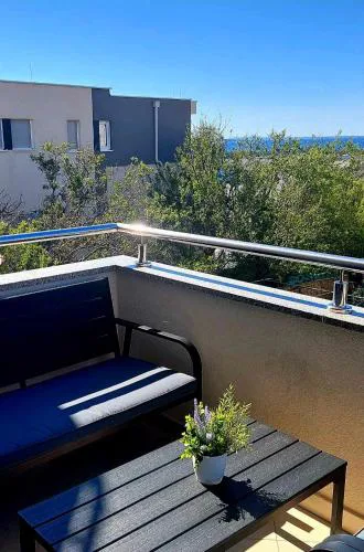 Apartment Detour