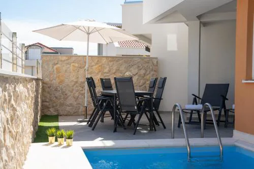 Apartment Funtastic with Private Pool