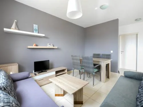 Contemporary Apartment in Novalja with Barbecue