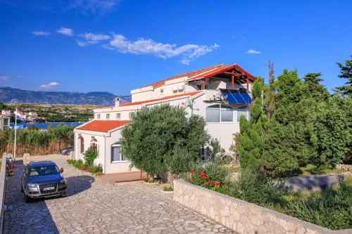 Apartments Dinko