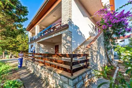 Apartments Leut