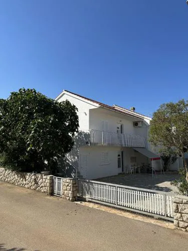 Apartments with a parking space Novalja, Pag - 22963