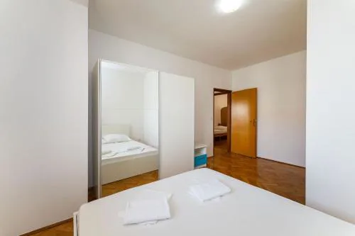 Cozy Apartments Bacho near Beach