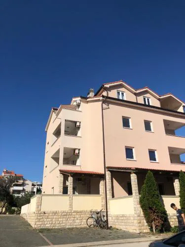 Edo Apartments