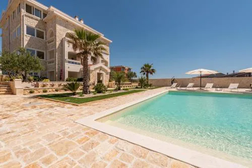 Exclusive Chateau Dabo Luxury Pool Apartments, Novalja