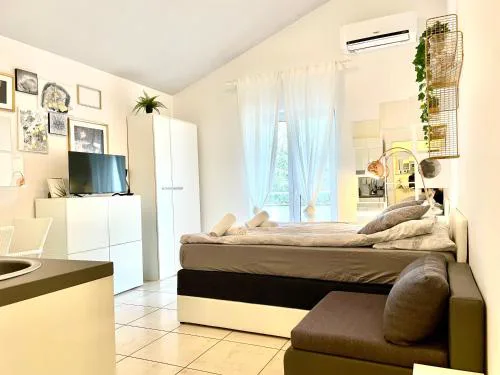 Gold Apartment On The Beach