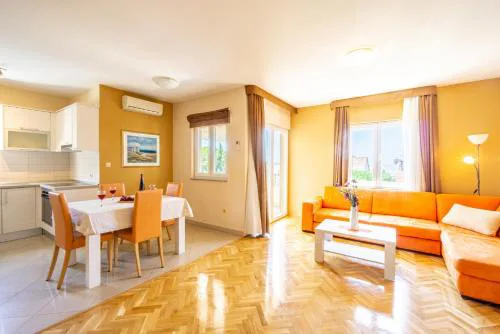 Karchna Erica central location in countyside with large barbecue area
