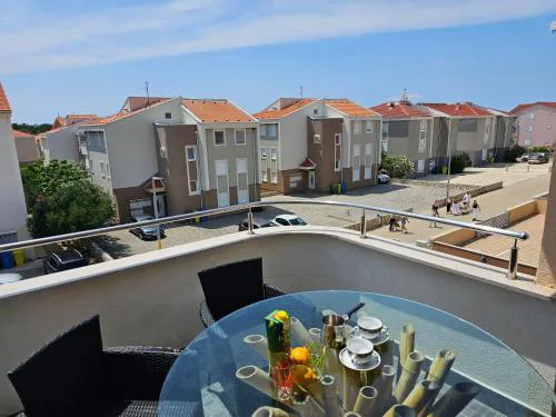 LA MIRADA Apartments