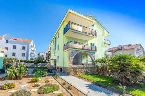 Studio Apartments Apolonia