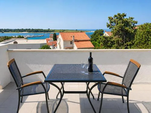 Sunny Villa