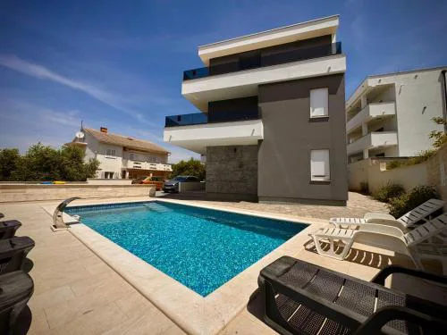 Sunshine Villa