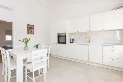 Tereza, city central modern apartment