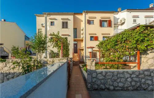 3 Bedroom Stunning Home In Omisalj