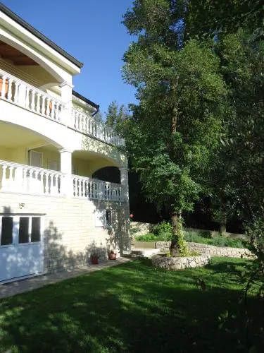 APARTMANI BAN