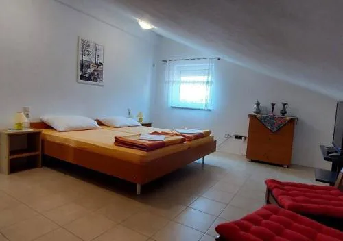 Omišalj Holiday Apartment