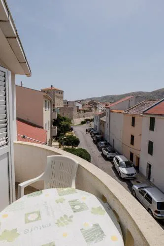 Apartments Center Pag 50 m to the sea