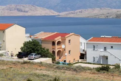 Apartments with parking space Pag - 6542