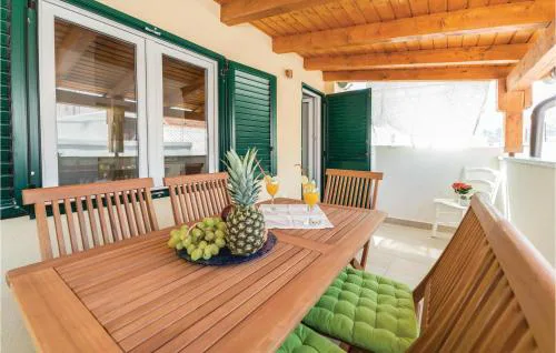 Awesome Home In Pag With Wifi