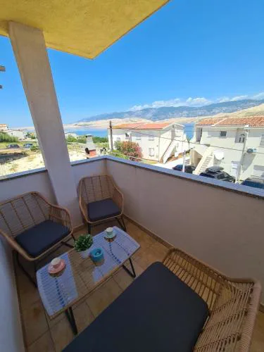 Blue sky apartment by Pag tours