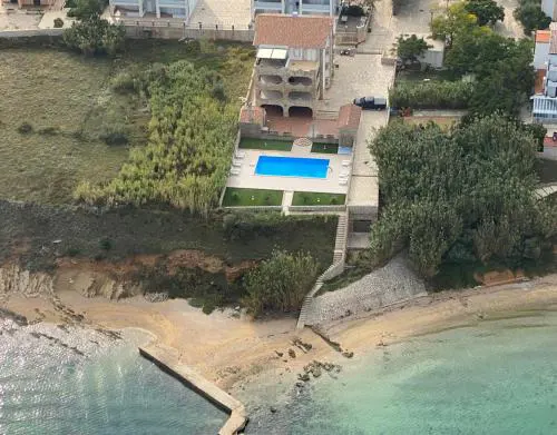 Pool apartment Antonia