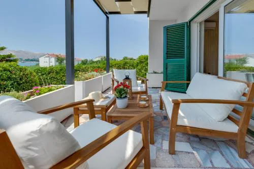 Villa Silencia 200 m do mora jacuzzi besplatni parking idealno za obitelj