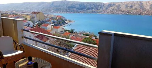 Vista dal mare Pag