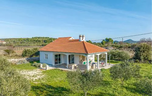 Nice Home In Poljica With Wi-Fi