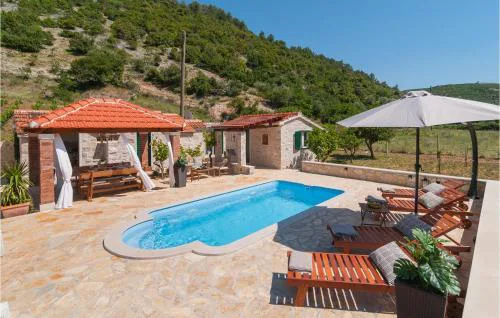 1 Bedroom Stunning Home In Postira