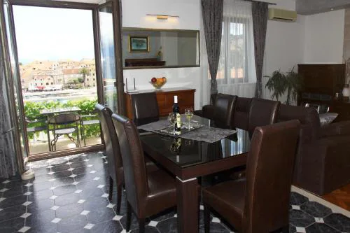 Apartments Romana