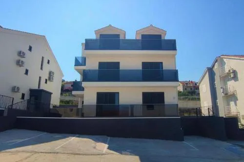 Apartments with a parking space Postira, Brac - 22164