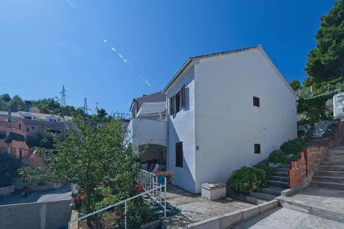 Apartments with parking space Postira, Brac - 11168