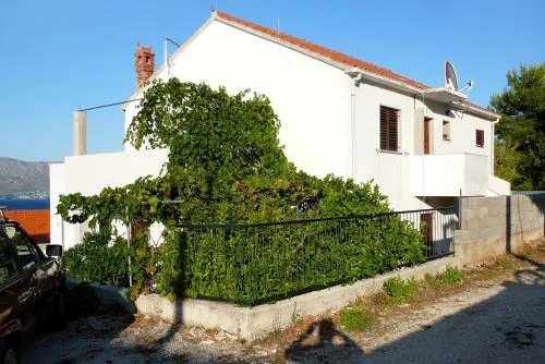 Apartments with parking space Postira, Brac - 2919