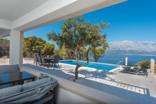 Lovely view villa in Povlja
