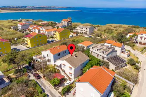 Apartments with parking space Povljana, Pag - 21342
