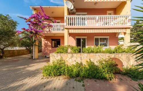 Awesome Apartment In Povljana